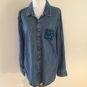 Crown & Ivy chambray Button Down Shirt Large